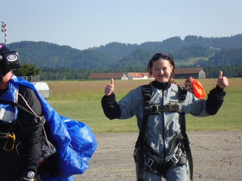 4549b-100711_skok_s_padalom_sg89