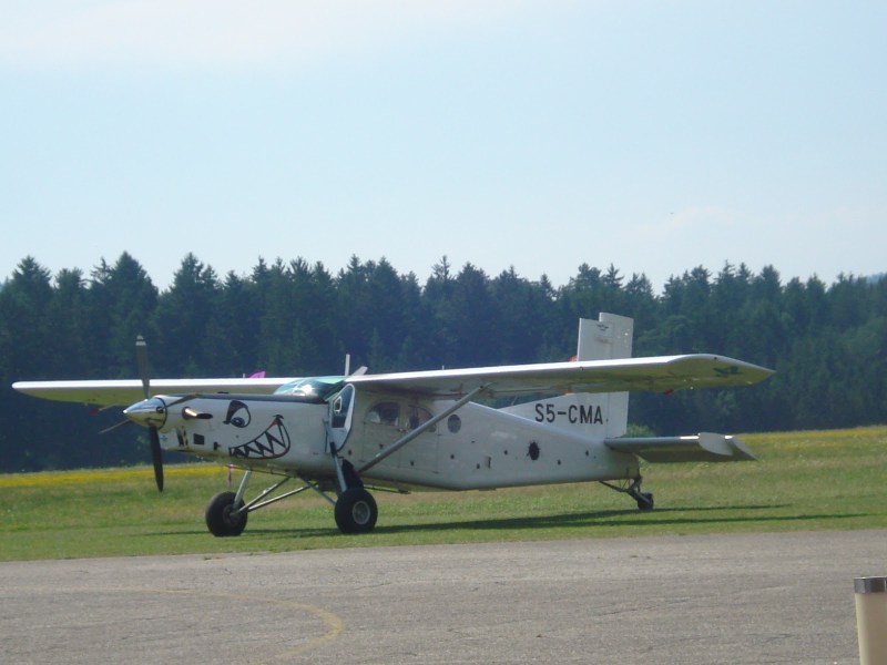 6ee55-100711_skok_s_padalom_sg2