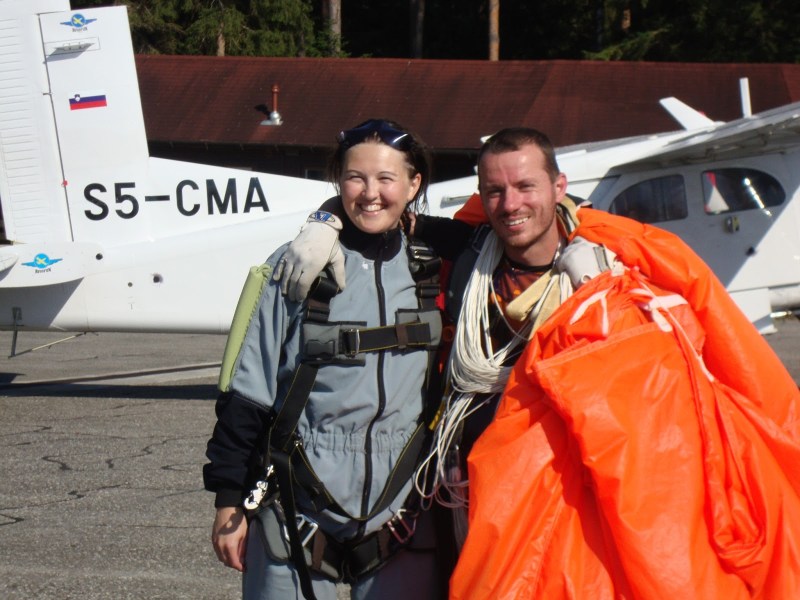 d26ba-100711_skok_s_padalom_sg91