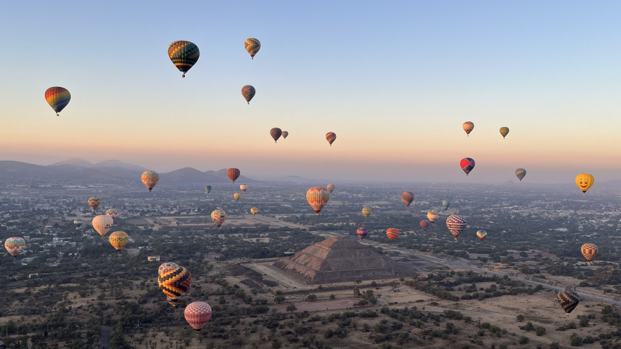 MEHIKA 2026: Hot air balloon flight @Teotihuacan – VIDEO