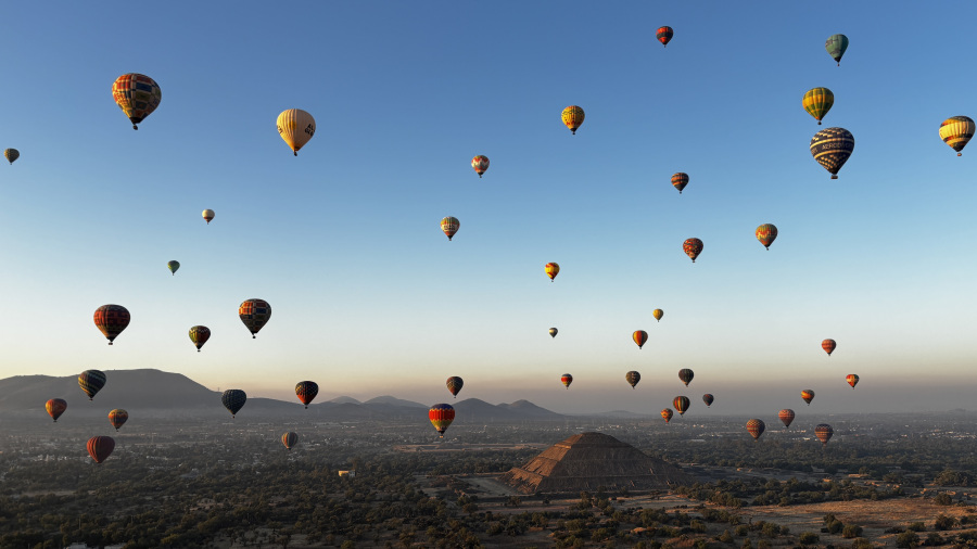 MEHIKA 2026: Polet z balonom nad piramidami Teotihuacan (15. dan)